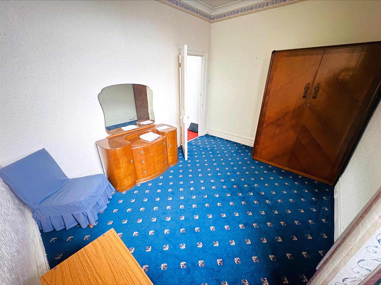 College Square, Llanelli, SA15 1DT